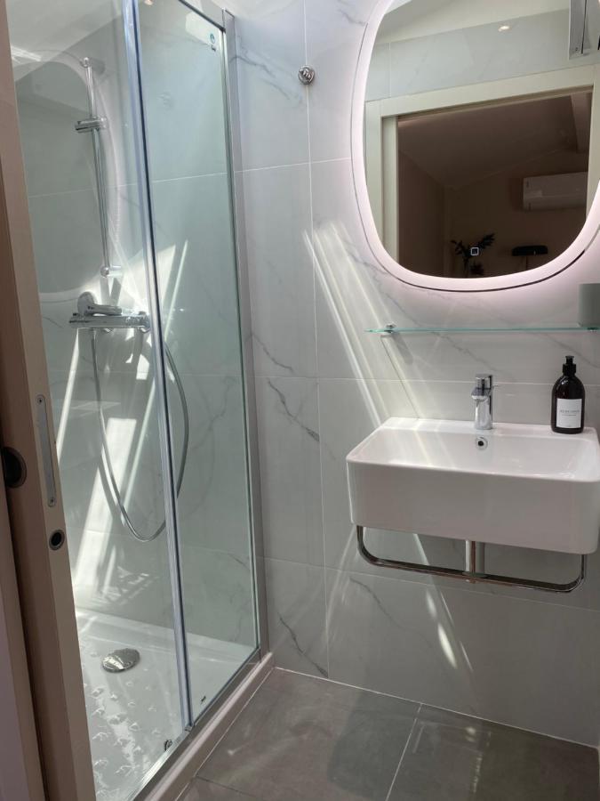 Le Petit Bijou Sete, Quatre Appartements Au Centre Ville, Trois Avec Vue Canal Exterior foto