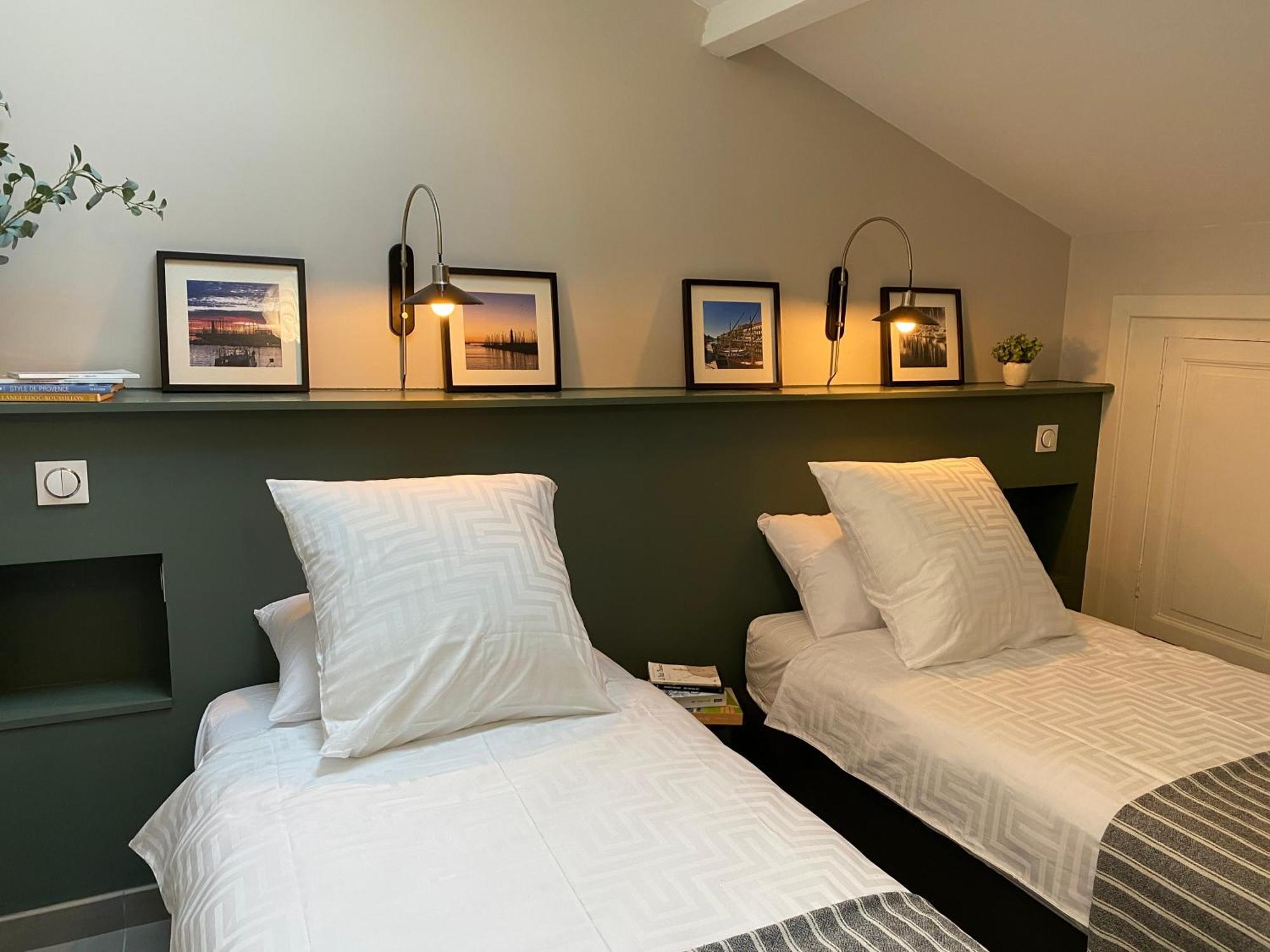 Le Petit Bijou Sete, Quatre Appartements Au Centre Ville, Trois Avec Vue Canal Habitación foto