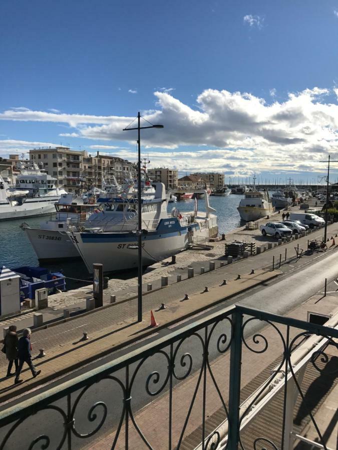 Le Petit Bijou Sete, Quatre Appartements Au Centre Ville, Trois Avec Vue Canal Exterior foto